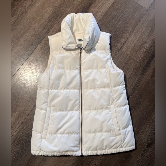 Old Navy white puffer Vest size medium - Picture 1 of 5